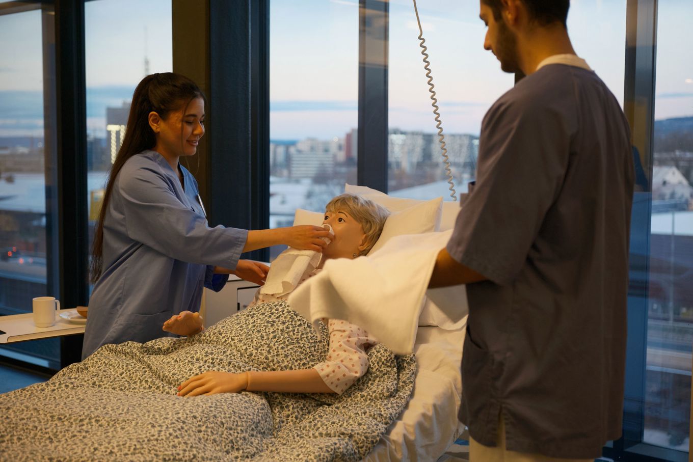 En person som får håret gjort