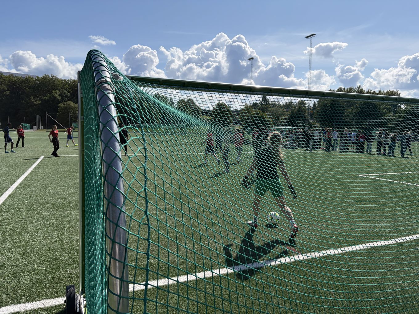 En fotballkeeper i et stadion